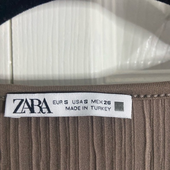 Zara Crop Top - Picture 2 of 4